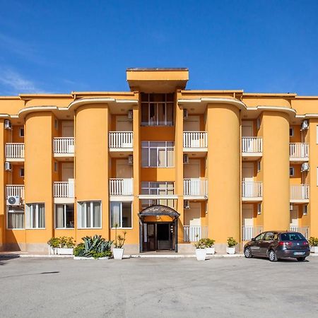 Hotel Rosy Battipaglia Bagian luar foto