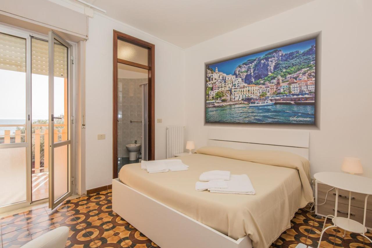 Hotel Rosy Battipaglia Bagian luar foto