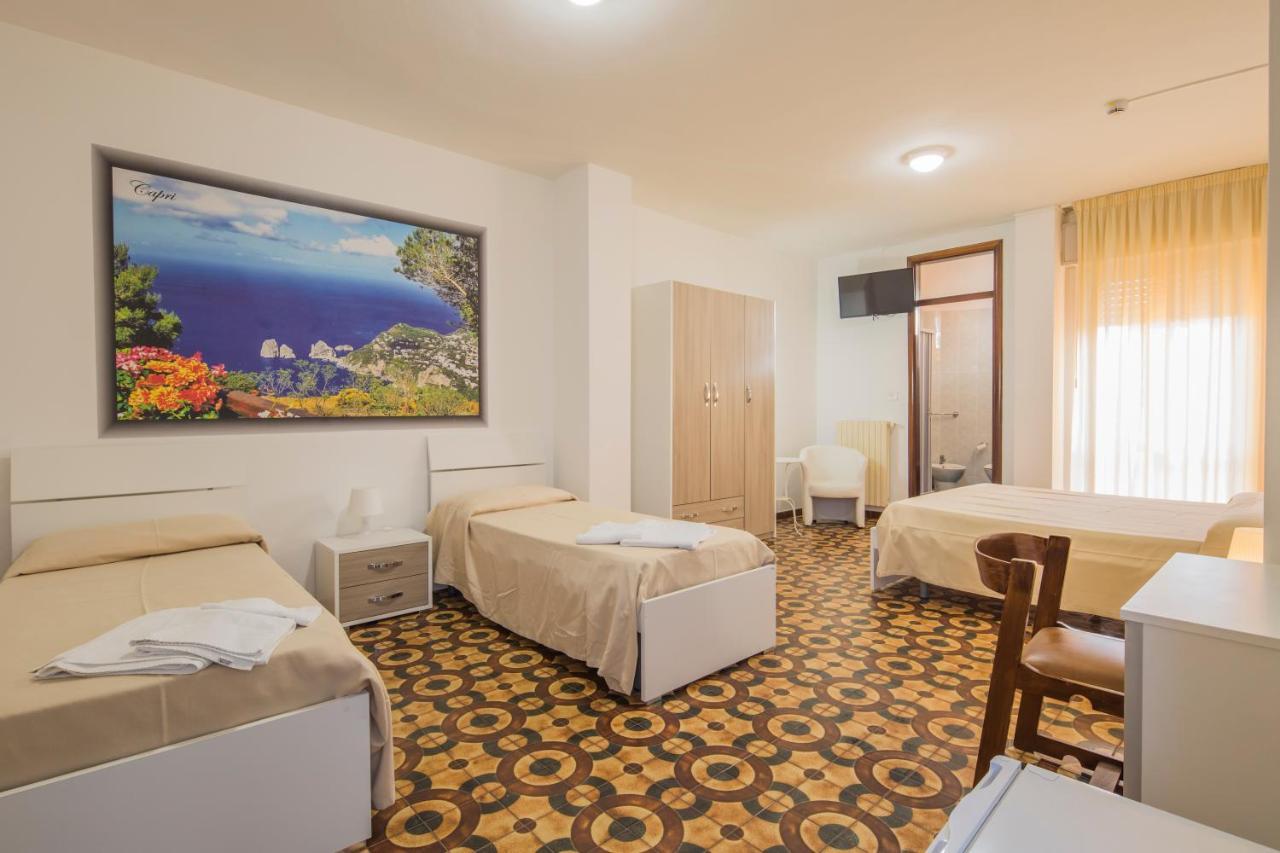 Hotel Rosy Battipaglia Bagian luar foto