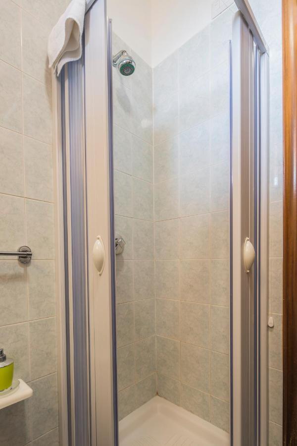 Hotel Rosy Battipaglia Bagian luar foto