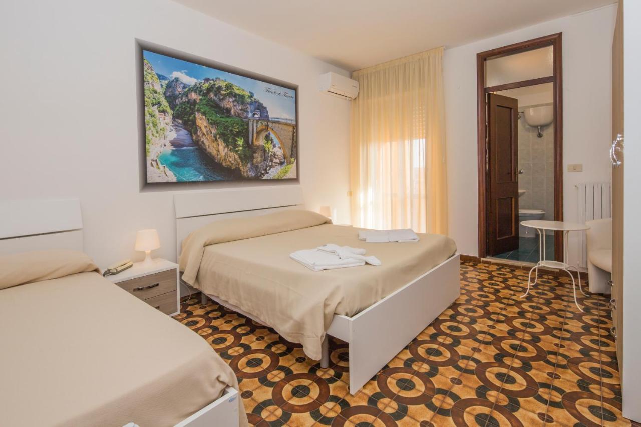 Hotel Rosy Battipaglia Bagian luar foto