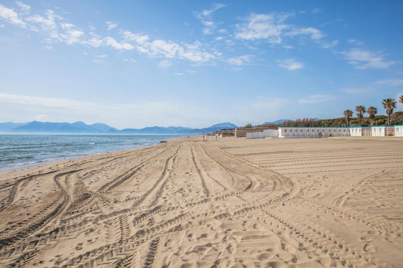 Hotel Rosy Battipaglia Bagian luar foto