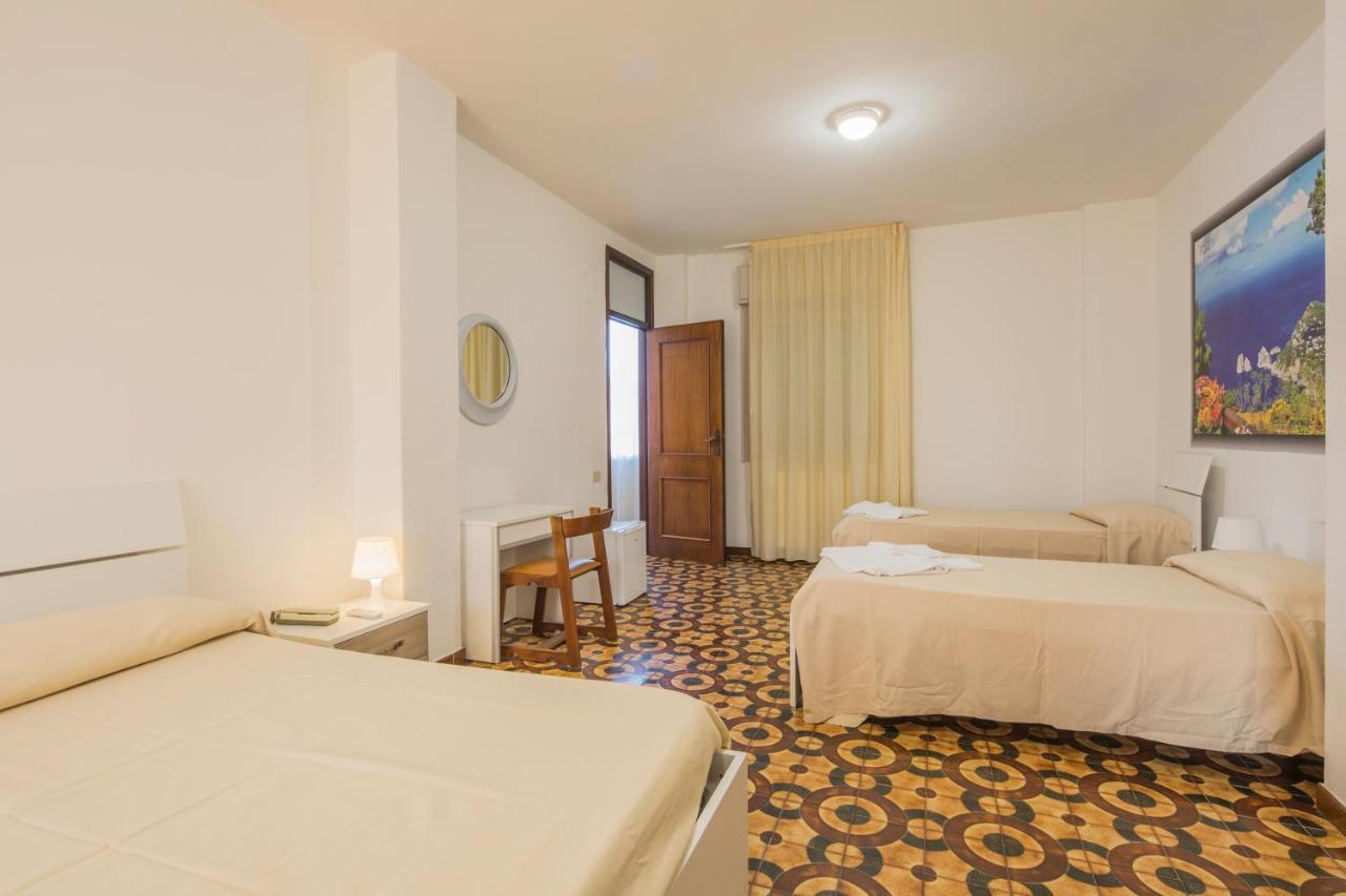 Hotel Rosy Battipaglia Bagian luar foto