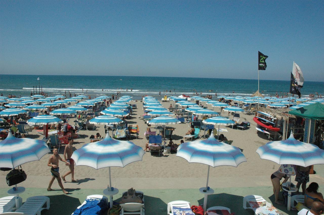 Hotel Rosy Battipaglia Bagian luar foto