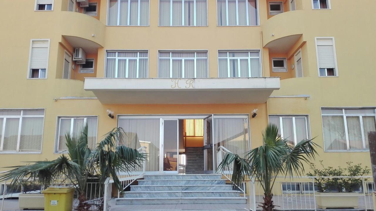 Hotel Rosy Battipaglia Bagian luar foto