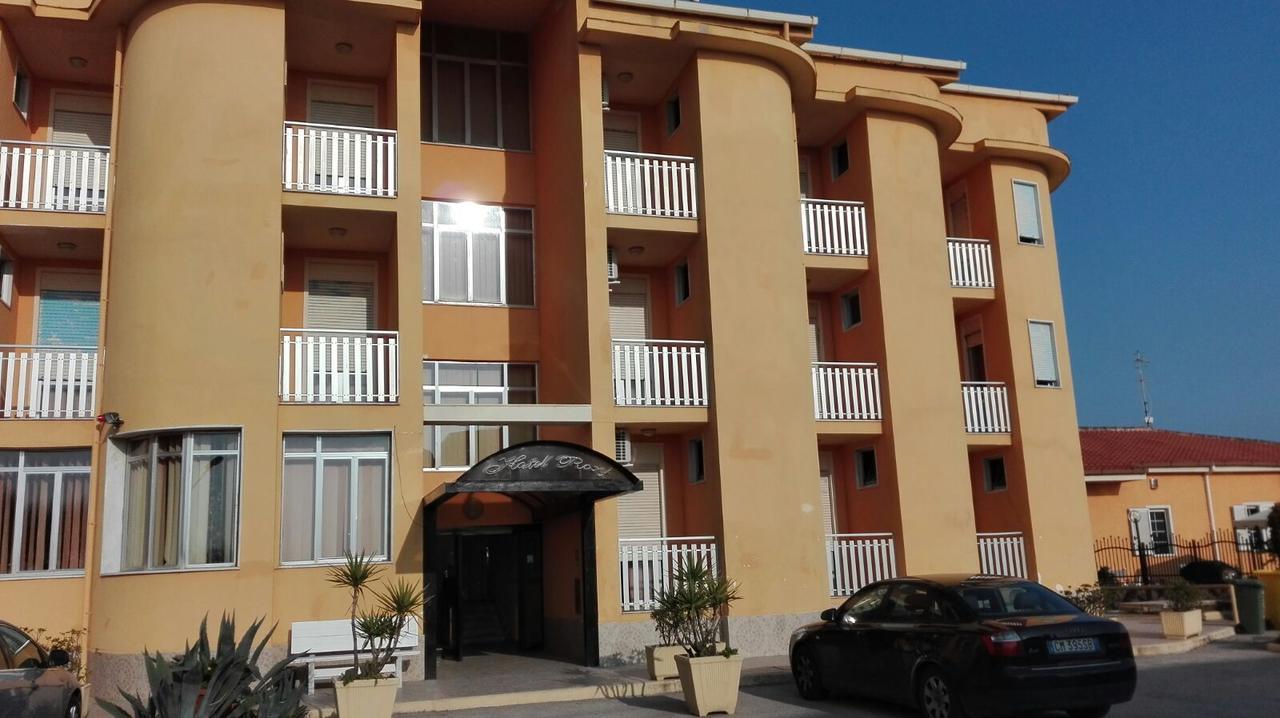 Hotel Rosy Battipaglia Bagian luar foto