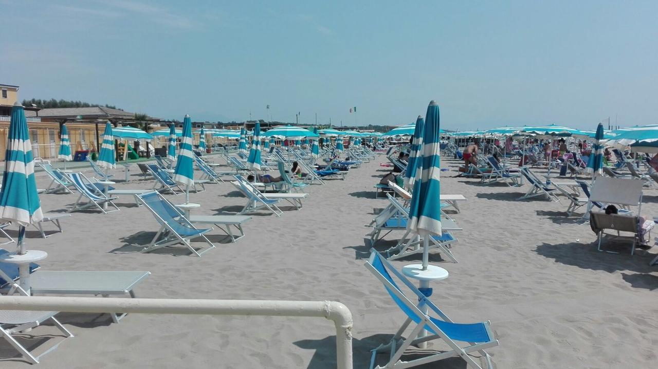 Hotel Rosy Battipaglia Bagian luar foto