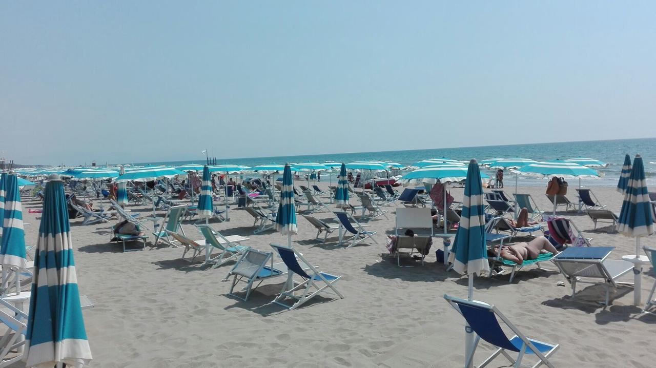 Hotel Rosy Battipaglia Bagian luar foto
