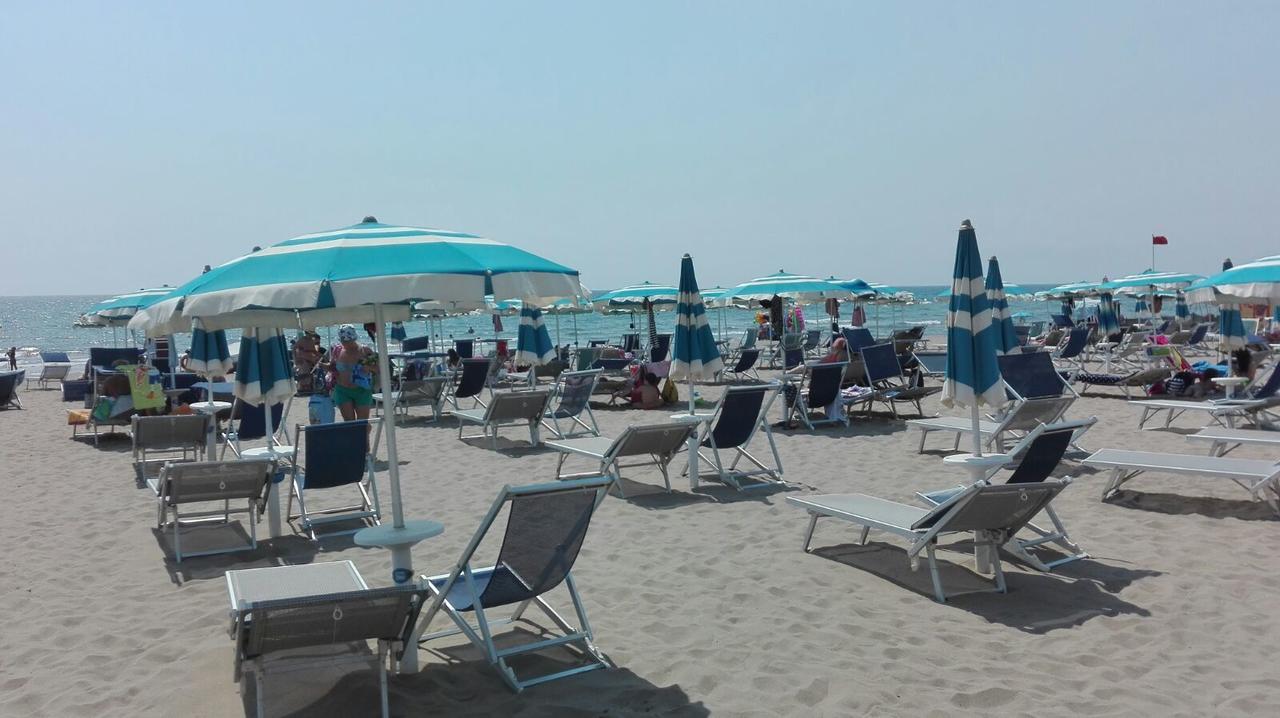 Hotel Rosy Battipaglia Bagian luar foto