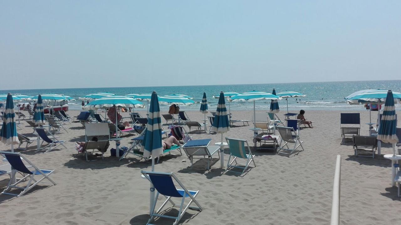 Hotel Rosy Battipaglia Bagian luar foto