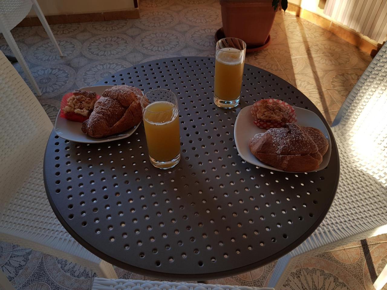 Hotel Rosy Battipaglia Bagian luar foto