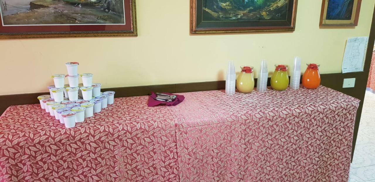 Hotel Rosy Battipaglia Bagian luar foto