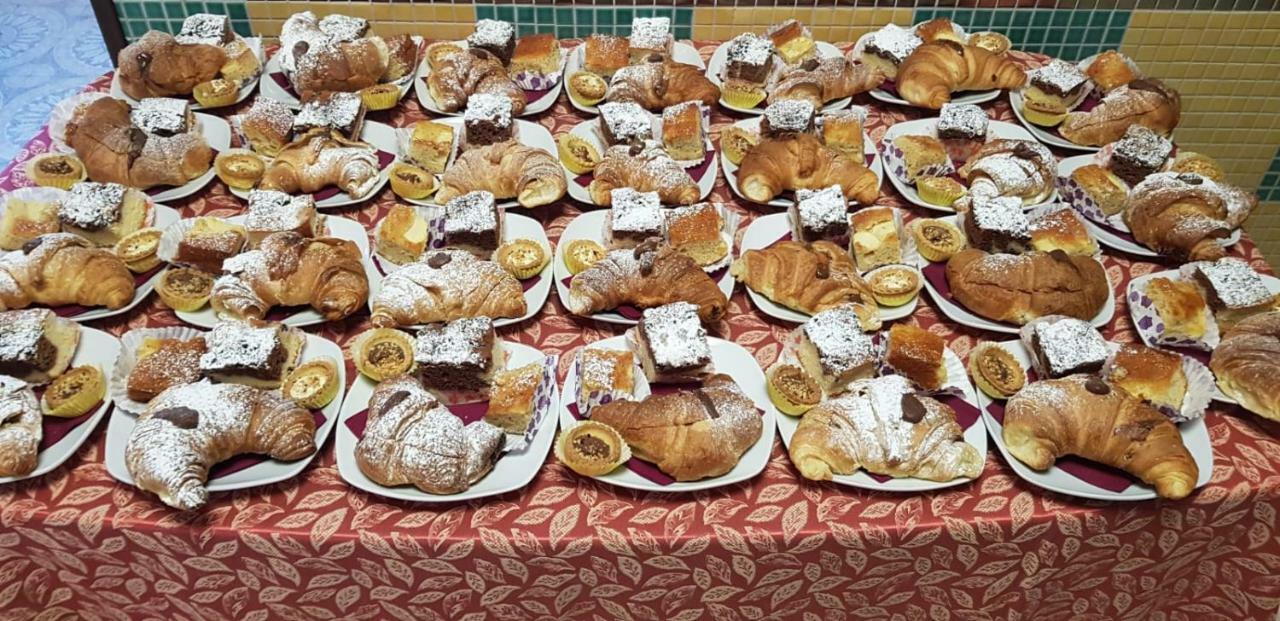 Hotel Rosy Battipaglia Bagian luar foto