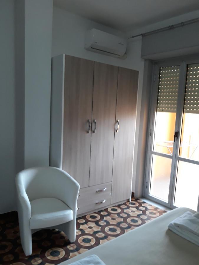 Hotel Rosy Battipaglia Bagian luar foto