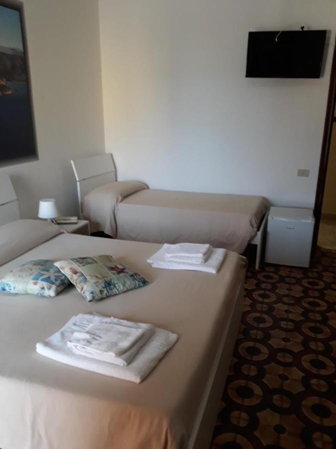 Hotel Rosy Battipaglia Bagian luar foto